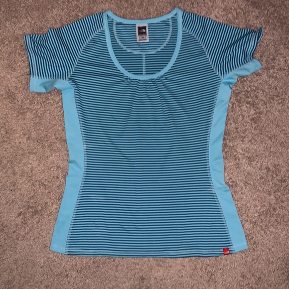 The North Face Active Athletic T-Shirts Size Medium - Picture 2 of 9